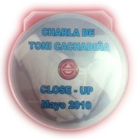 Charla De Toni Cachadina Close-Up Mayo 2010