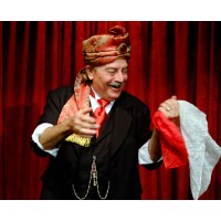 Color-Changing Handkerchief by Pop Haydn
