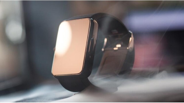 Lynx Smart Smoke Watch by Joao Miranda