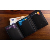 The Peek Note Wallet by Gerard Kearney