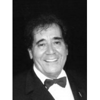 Y Algo Mas Con Imperdibles by Pablo Segoobriga