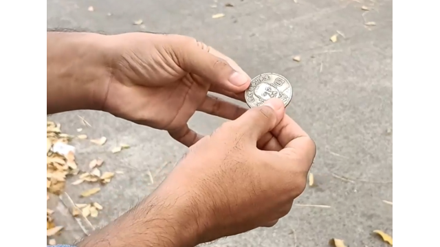 Rogelio Mechilina - Oswipe Vanish - Money & Coin Tricks