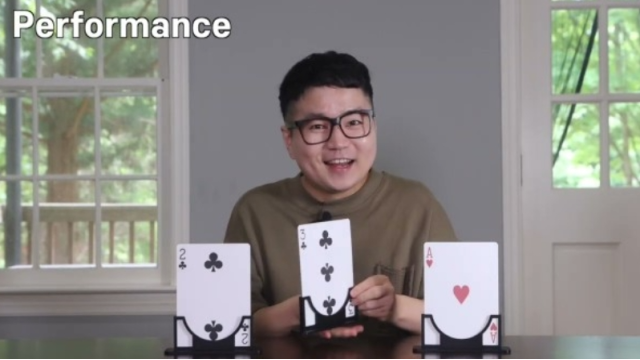 Jumbo Monte Stand by Jeki Yoo - Card Tricks
