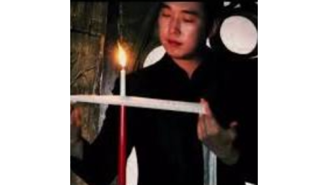 Y Presents - Eclipse Candle - Magic DVDs