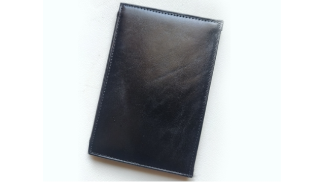 Mini Bombshell Wallet by CAHYO - Magic DVDs