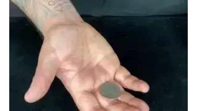 Craig Petty - Coin Vanishes - Craig Petty